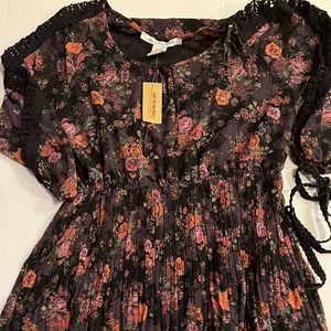 Floral Tunic Top with Belt Accessory